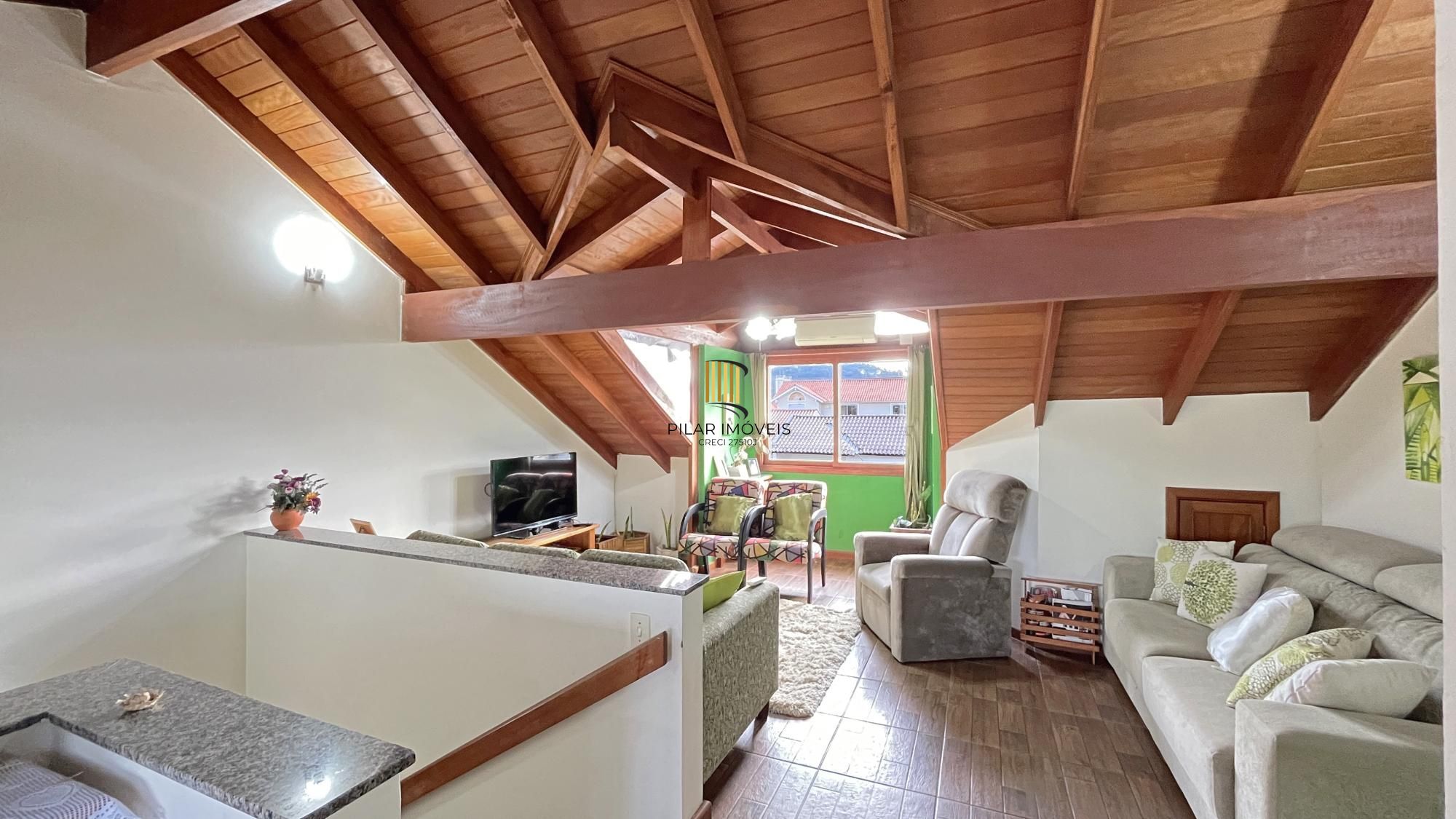 Casa em Porto Alegre, no bairro Hípica, com 3 dormitório(s), e 3 banheiros, à venda.