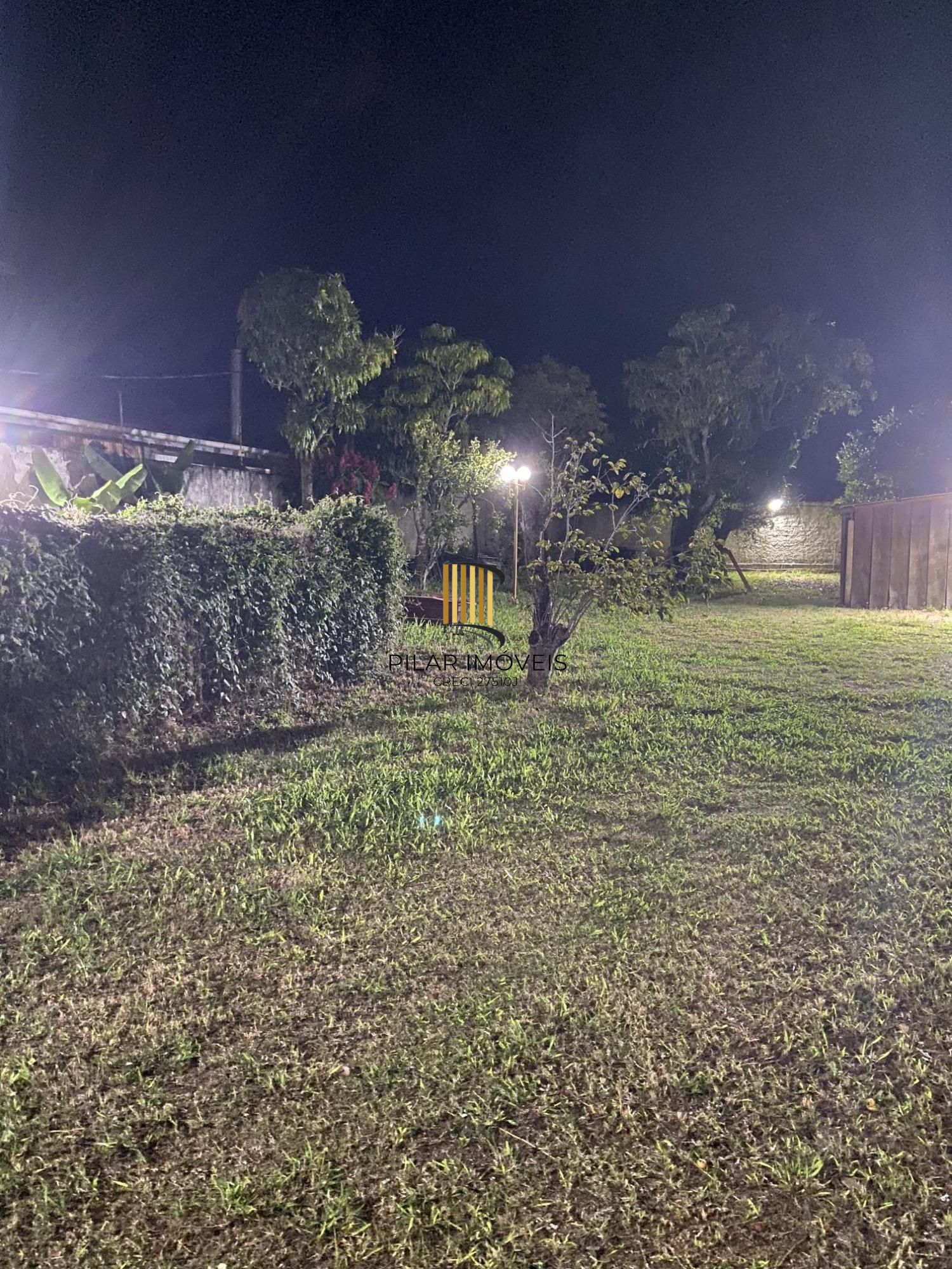Casa 4 dormitórios no bairro Lami