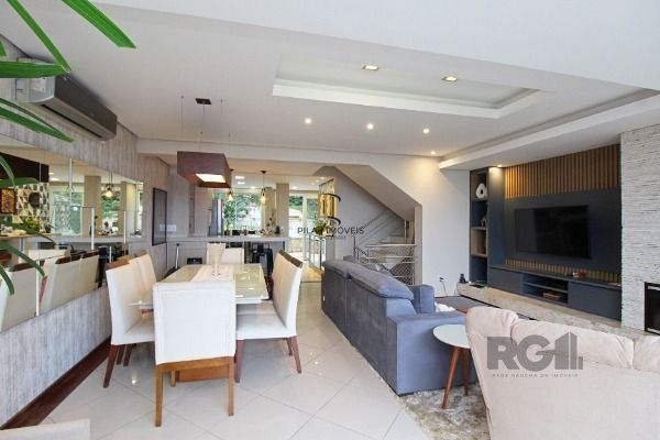 Casa Condominio em Porto Alegre, no bairro Sétimo Céu, com 4 dormitório(s), e 4 banheiros, à venda.
