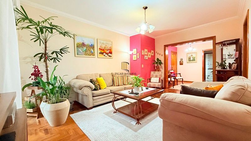 Impecável apartamento com 3 dormitórios , 3 banheiros , 2 vagas cobertas , com 120 m² privativos.