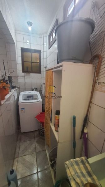 Casa em Porto Alegre, no bairro Nonoai, com 3 dormitório(s), e 3 banheiros, à venda.