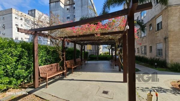 Apartamento em Porto Alegre, no bairro Cavalhada, com 2 dormitório(s), e 2 banheiros, à venda.