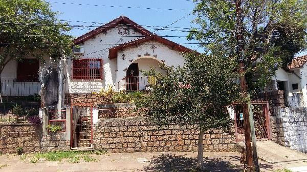 Casa para Venda - 128m², 2 dormitórios, 6 vagas - Medianeira