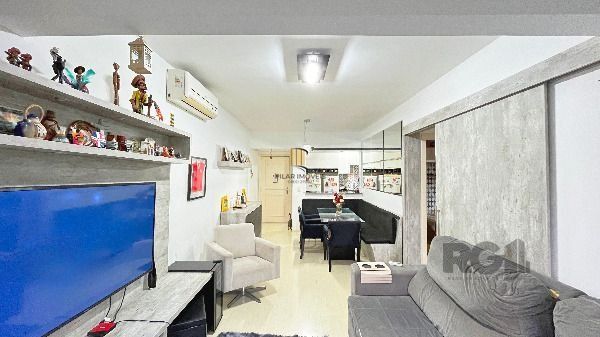 Apartamento em Porto Alegre, no bairro Teresópolis, com 2 dormitório(s), e 2 banheiros, à venda.