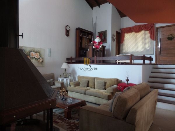 Casa para Venda - 287m², 4 dormitórios, sendo 1 suites, 4 vagas - Tristeza