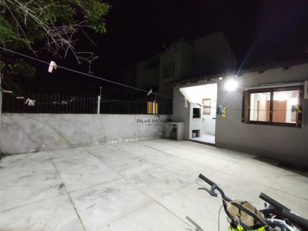 Casa 2 dormitórios no bairro Hípica