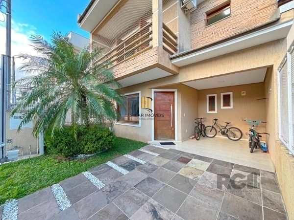 Casa em Porto Alegre, no bairro Hípica, com 3 dormitório(s), e 3 banheiros, à venda. - Pilar Imóveis