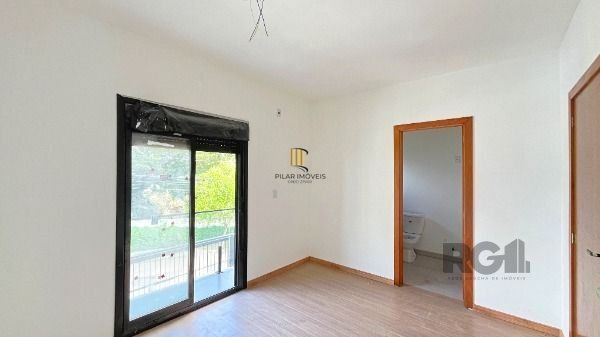 Casa Condominio em Porto Alegre, no bairro Tristeza, com 3 dormitório(s), e 3 banheiros, à venda.