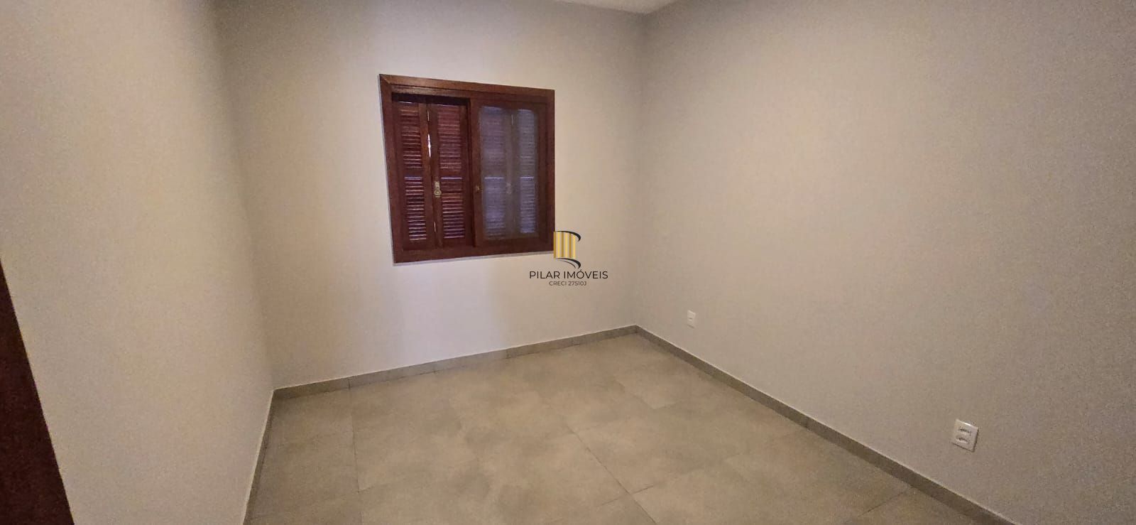 No bairro Hípica residência térrea com 2 dormitórios