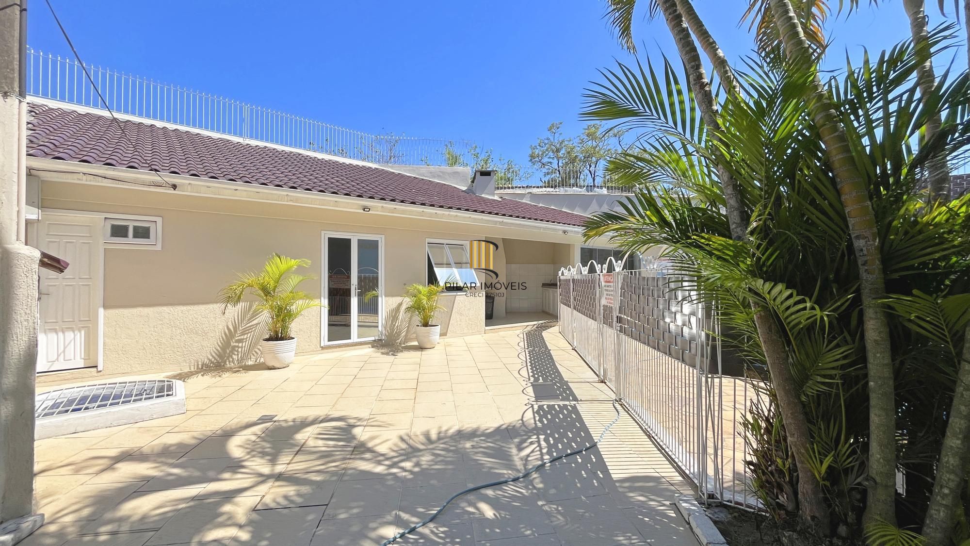 Casa de Condomínio 3 dormitórios no bairro Guarujá