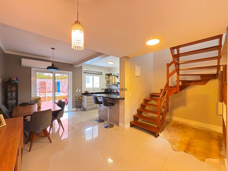 Casa com vista para o Rio e 3 dormitórios