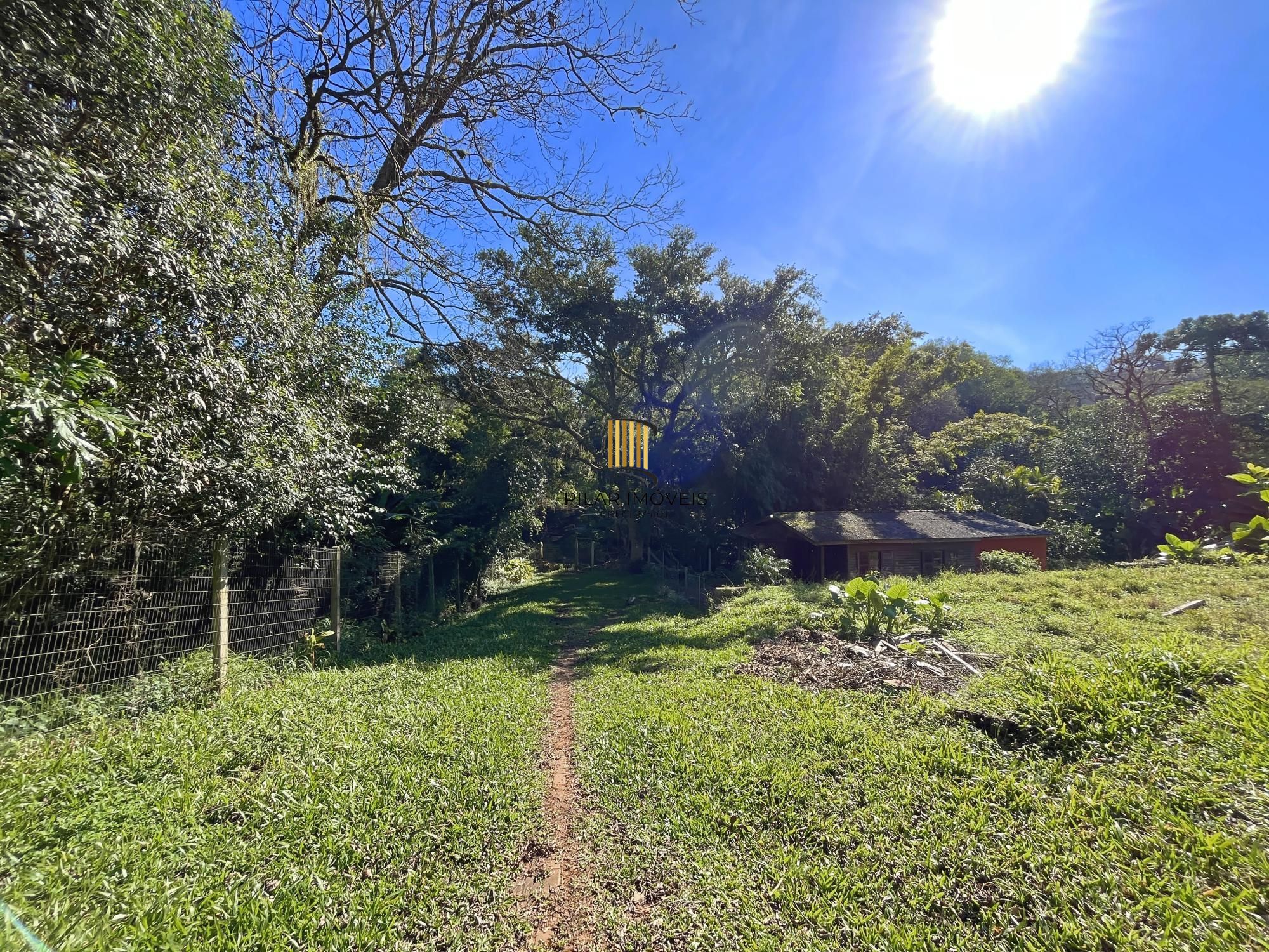 Casa 3 dormitórios no bairro Hípica