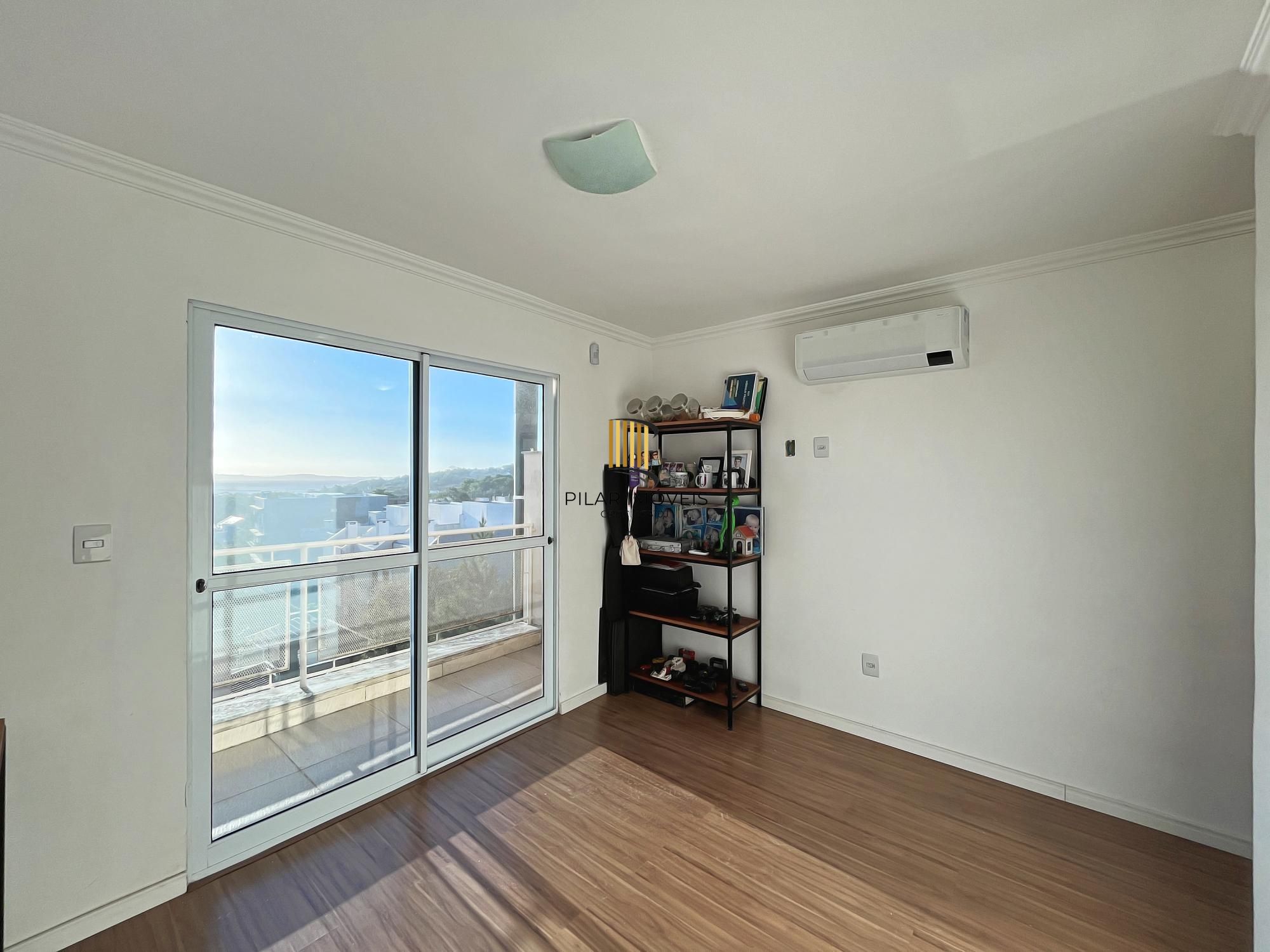 Casa 3 dormitórios no bairro Guarujá