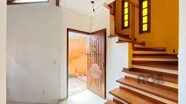 Casa para Venda - 144m², 2 dormitórios, 2 vagas - Lomba do Pinheiro