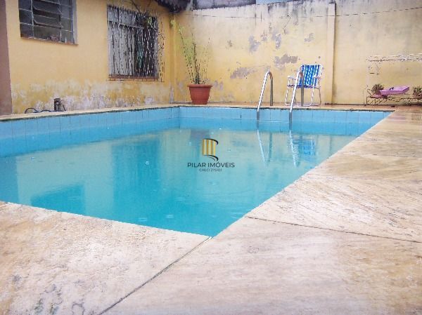 Casa para Venda - 275m², 4 dormitórios, 2 vagas - Guarujá