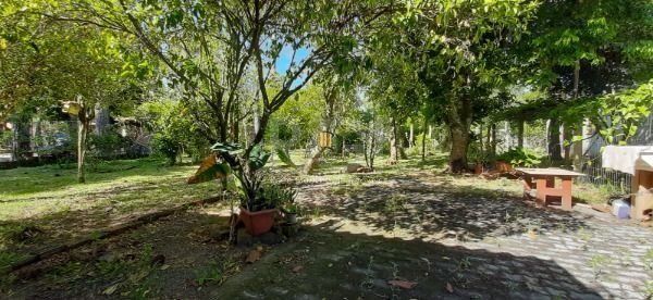 Sítio em Porto Alegre, no bairro São Caetano, com 5 dormitório(s), e 5 banheiros, à venda.