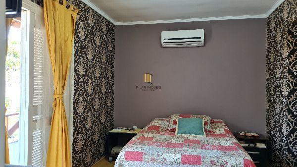 Casa para Venda - 177m², 3 dormitórios, sendo 1 suites, 2 vagas - Hípica