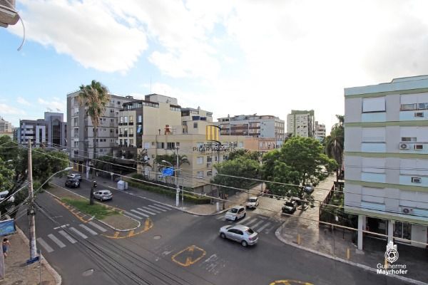 Apartamento para Venda - 102m², 3 dormitórios, sendo 1 suites, 1 vaga - Menino Deus