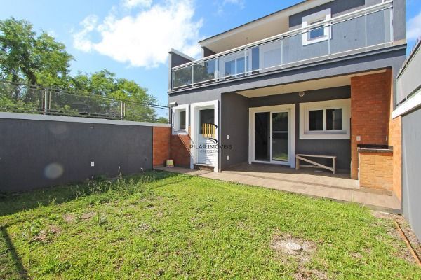 Casa 3 dormitórios no bairro Hípica