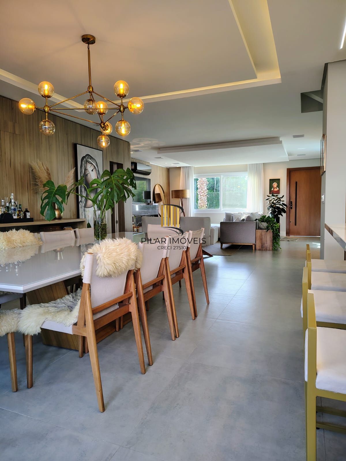 **Espetacular Casa de Condomínio com 3 suítes, Piscina com aquecimento**