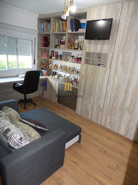 Casa para Venda - 270m², 3 dormitórios, sendo 1 suites, 2 vagas - Guarujá