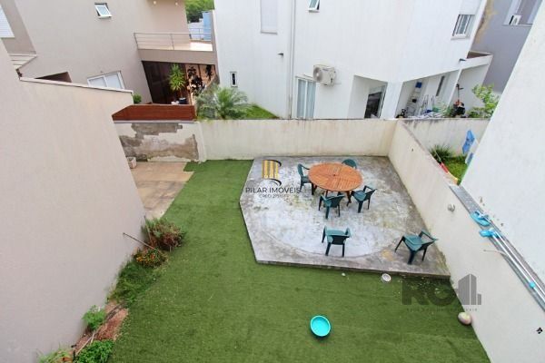 Casa Condominio para Venda - 137m², 3 dormitórios, sendo 1 suites, 3 vagas - Hípica