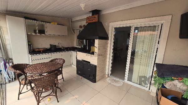 Casa Condominio em Porto Alegre, no bairro Hípica, com 3 dormitório(s), e 3 banheiros, à venda.