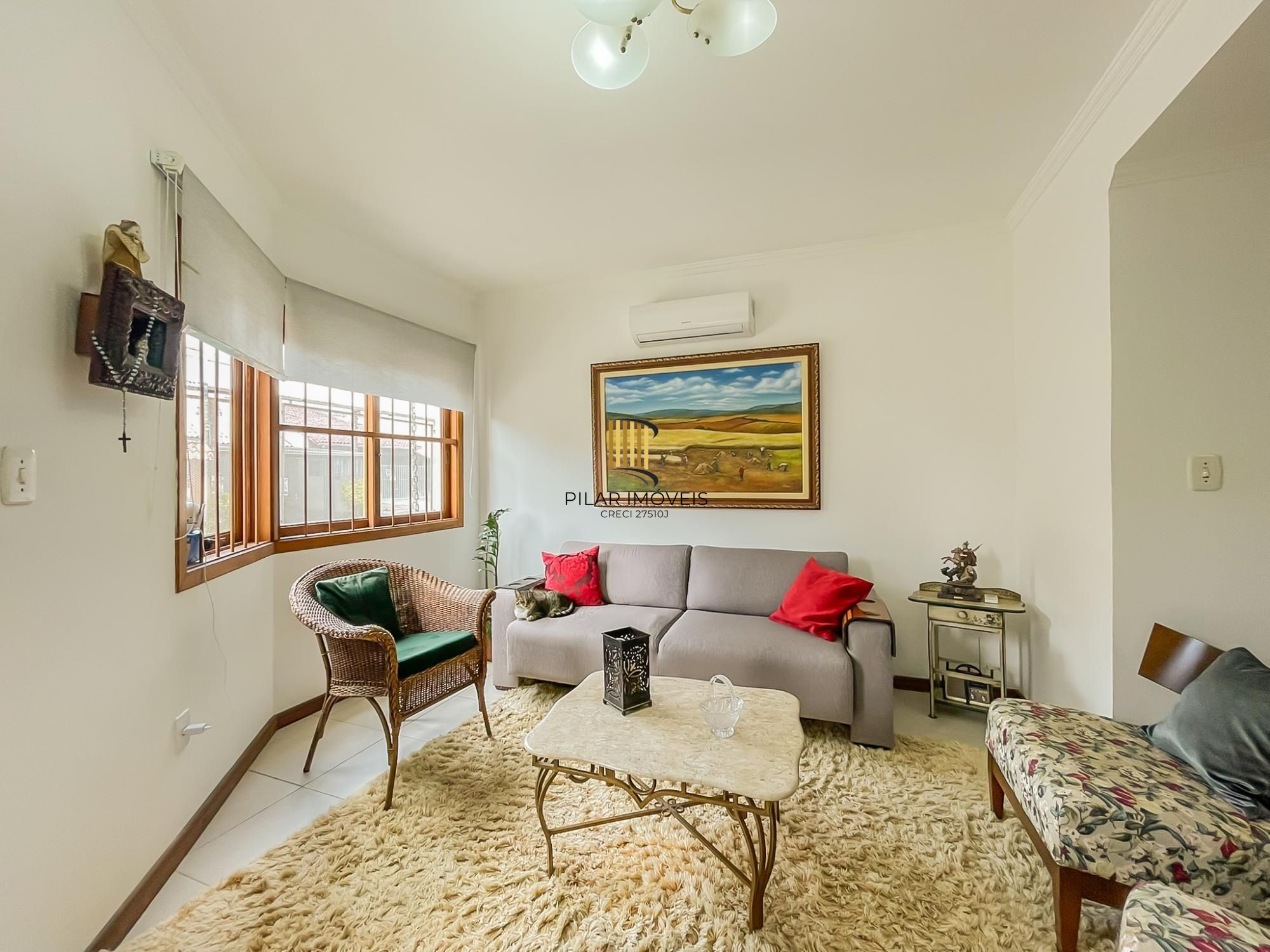 Casa 3 dormitórios no bairro Hípica