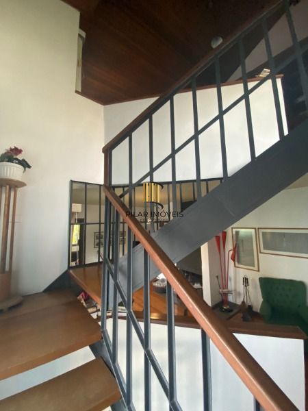 Casa para Venda - 301m², 4 dormitórios, sendo 1 suites, 2 vagas - Bom Jesus