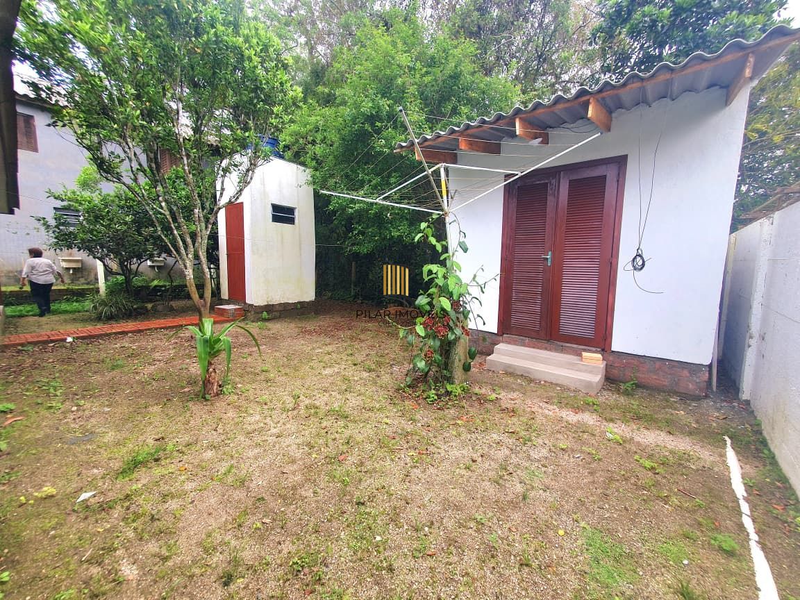 Casa 3 dormitórios no bairro Lami