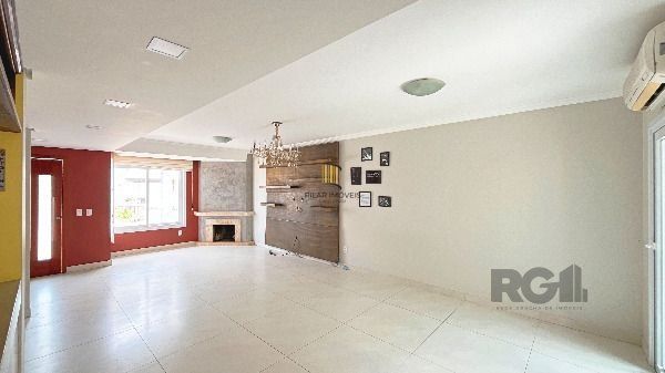 Casa Condominio em Porto Alegre, no bairro Hípica, com 3 dormitório(s), e 3 banheiros, à venda.