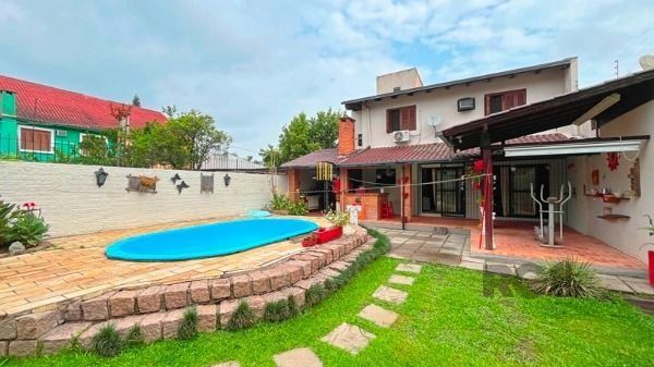 Casa para Venda - 235.64m², 3 dormitórios, sendo 1 suites, 3 vagas - Guarujá