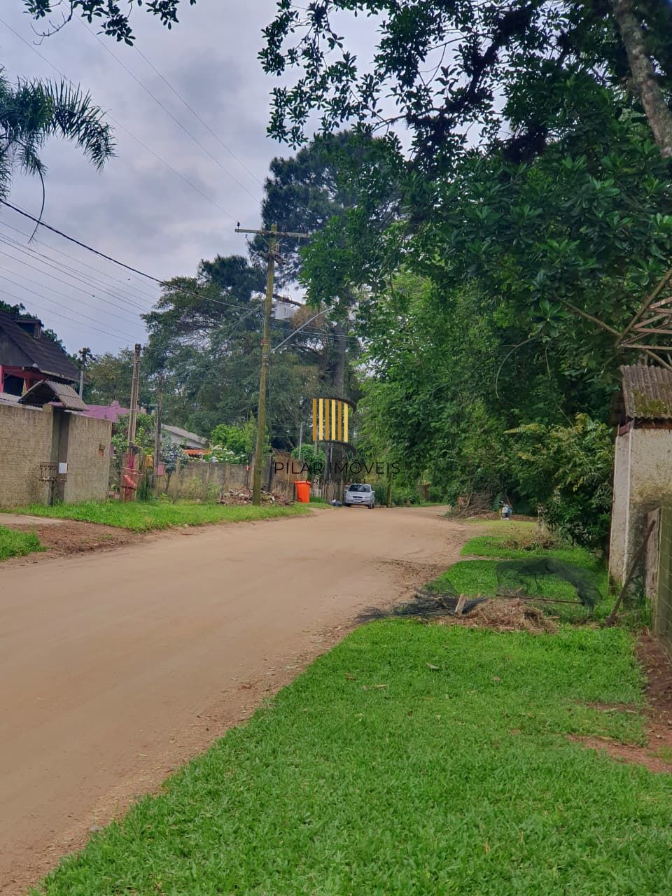 Casa 3 dormitórios no bairro Lami