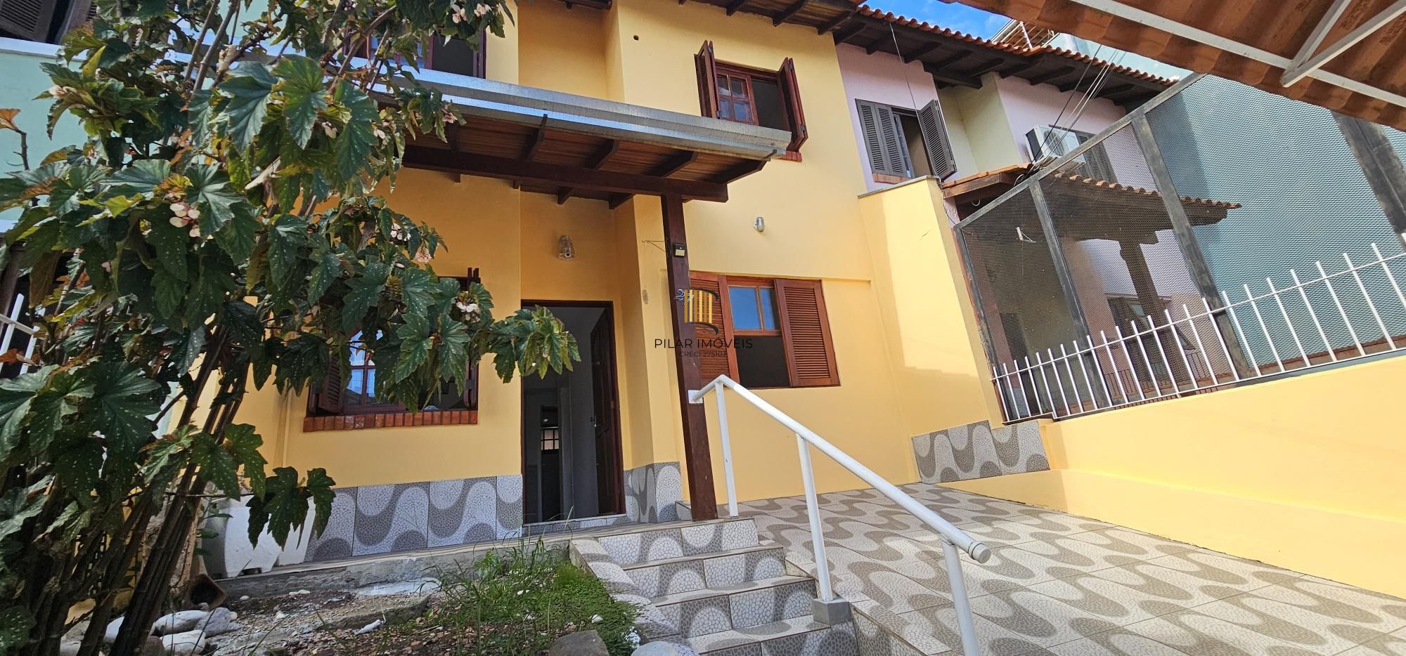 Casa 4 dormitórios no bairro Hípica