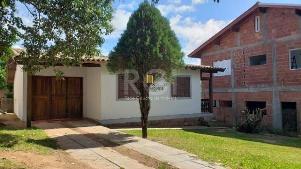 Casa em Porto Alegre, no bairro Hípica, com 2 dormitório(s), e 2 banheiros, à venda. - Pilar Imóveis