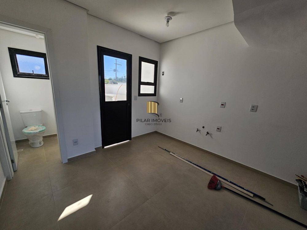 Casa 2 dormitórios no bairro Hípica