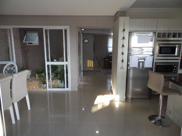 Casa para Venda - 270m², 3 dormitórios, sendo 1 suites, 2 vagas - Guarujá