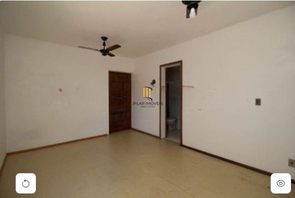 Apartamento JK em Porto Alegre, no bairro Medianeira, com 1 dormitório(s), e 1 banheiros, à venda.
