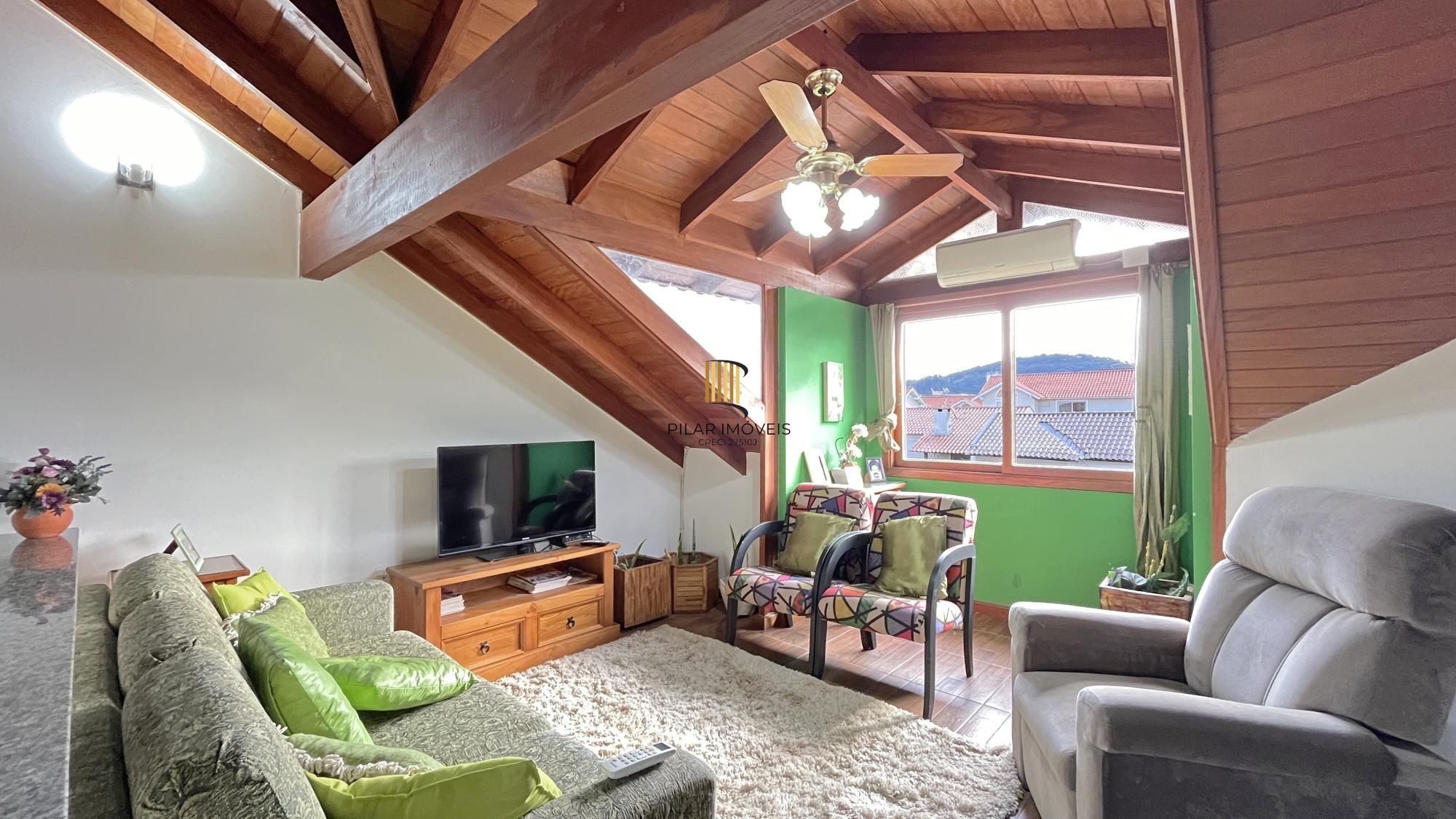 Casa em Porto Alegre, no bairro Hípica, com 3 dormitório(s), e 3 banheiros, à venda.