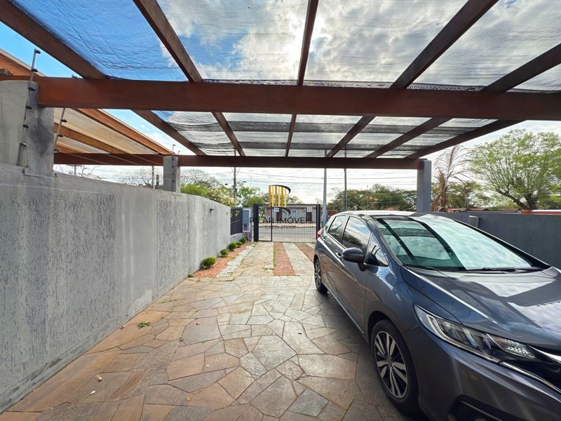 Casa com vista para o Rio e 3 dormitórios