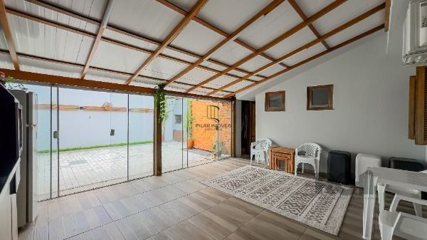 Casa 3 dormitórios no bairro Hípica