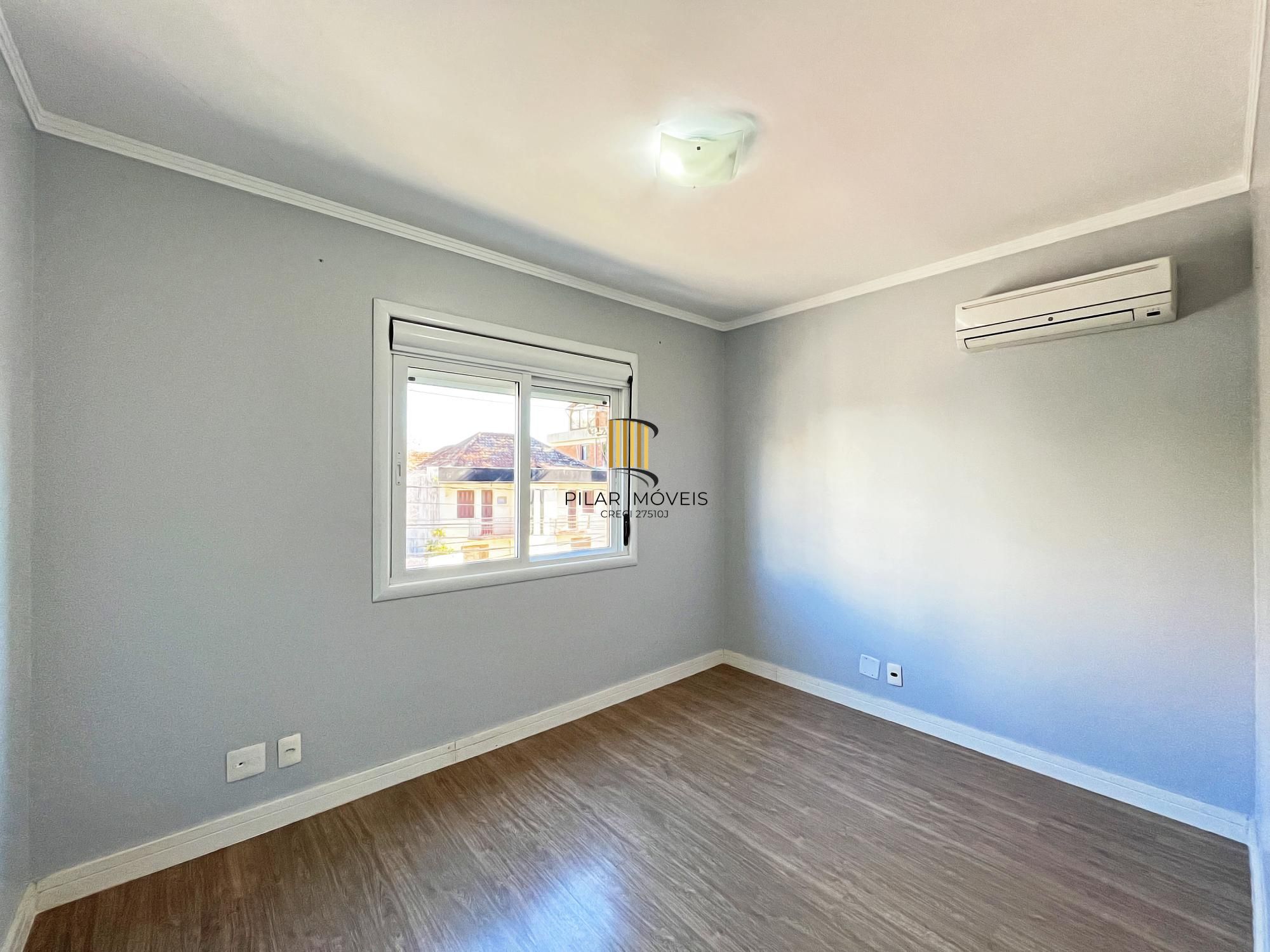Excelente Apto com 102 m² de 3 dormitórios sendo um suíte com duas vagas no Menino Deus