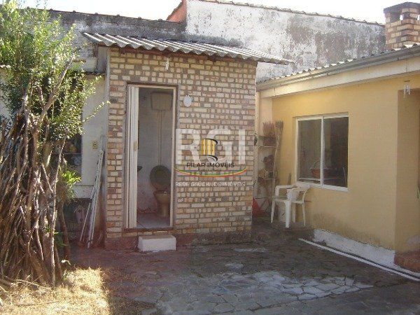 Casa para Venda - 150m², 4 dormitórios, sendo 2 suites, 6 vagas - Imperial Parque