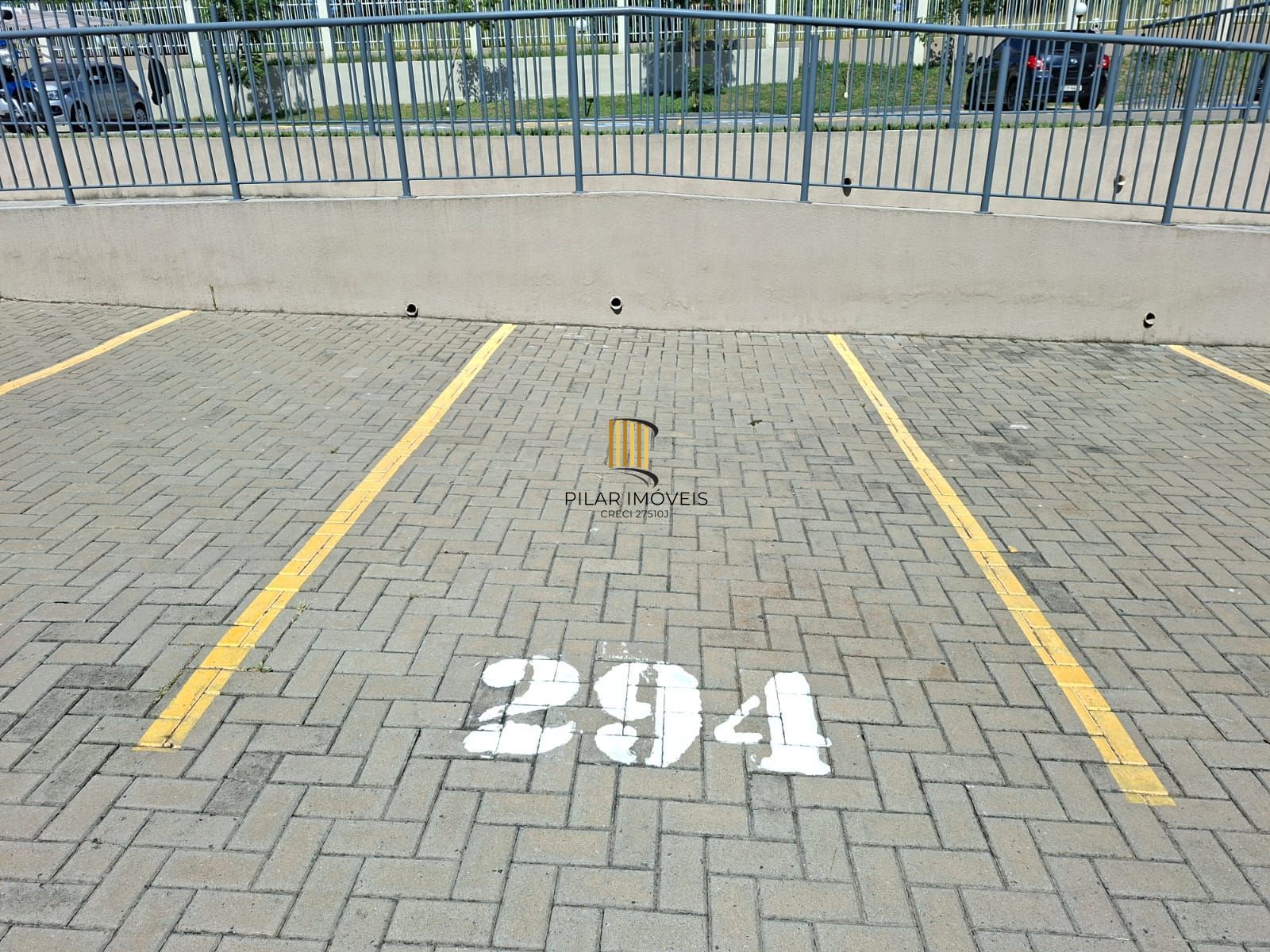 Apartamento de 02 dormitorios com vaga de garagem no bairro Cavalhada- VENDA!!