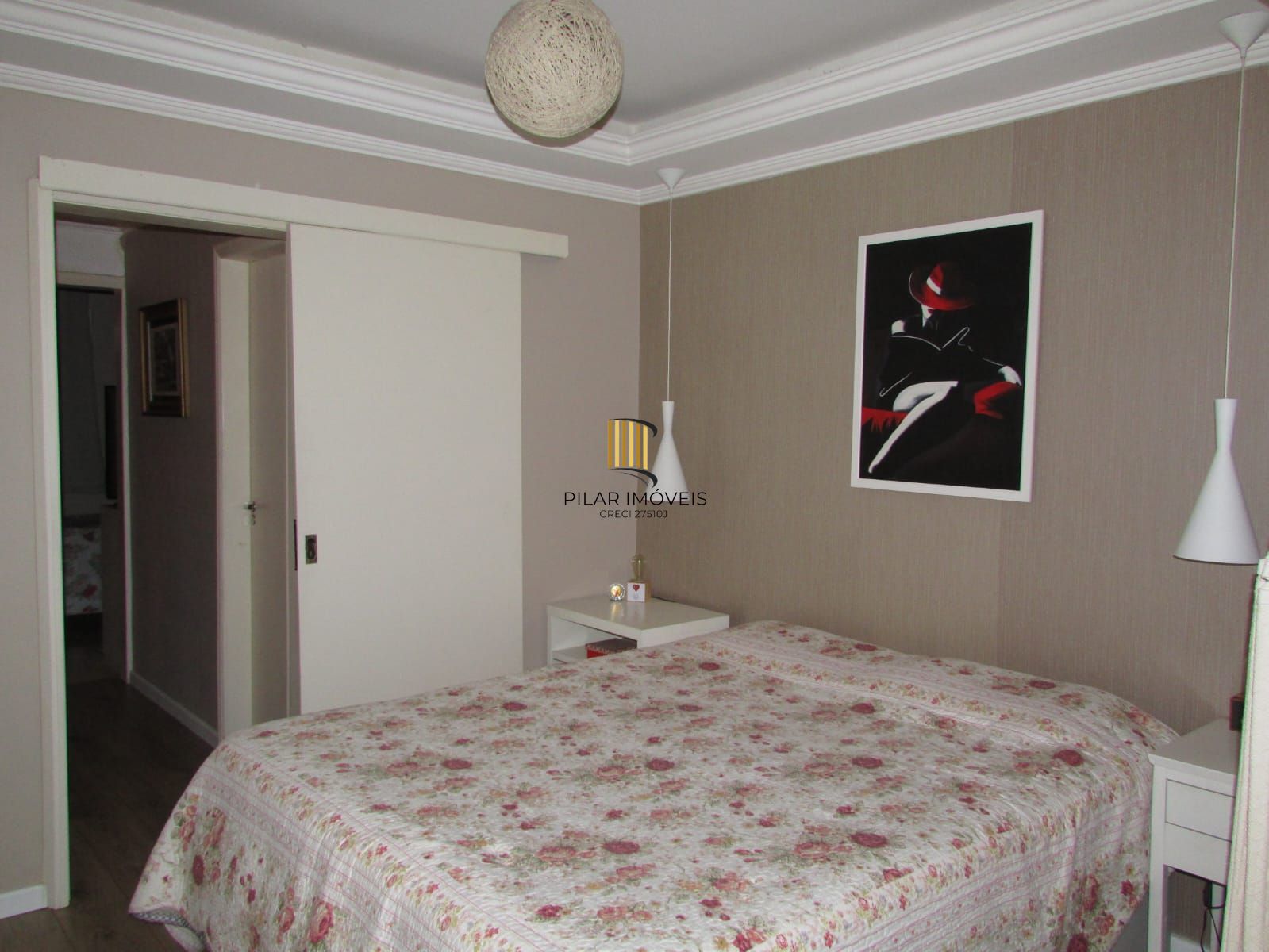 Casa na Zona sul de Porto Alegre com 02 dormitórios e pátio.