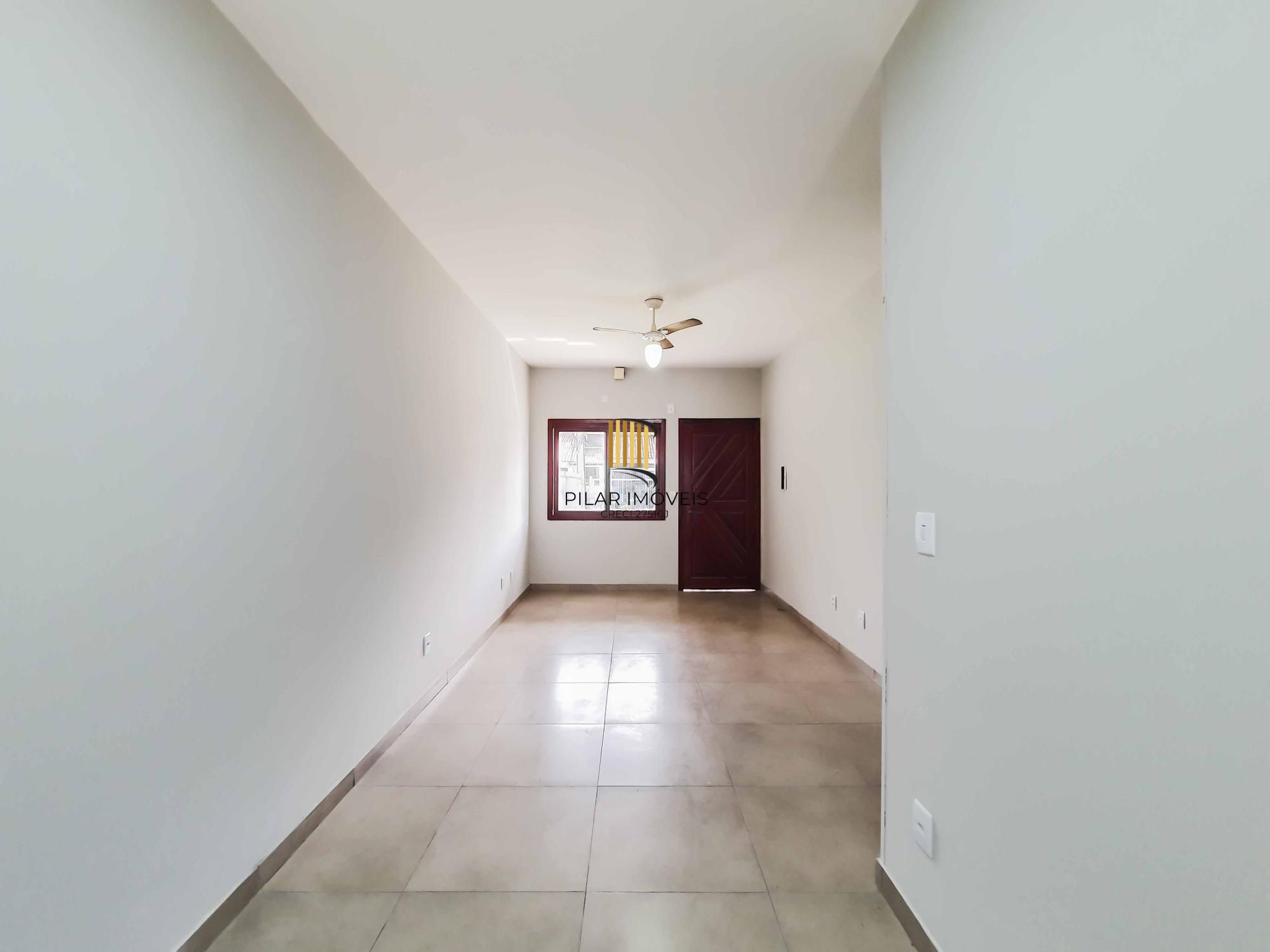 No bairro Hípica residência térrea com 2 dormitórios