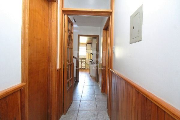 Casa em Porto Alegre, no bairro Ipanema, com 3 dormitório(s), e 3 banheiros, à venda.