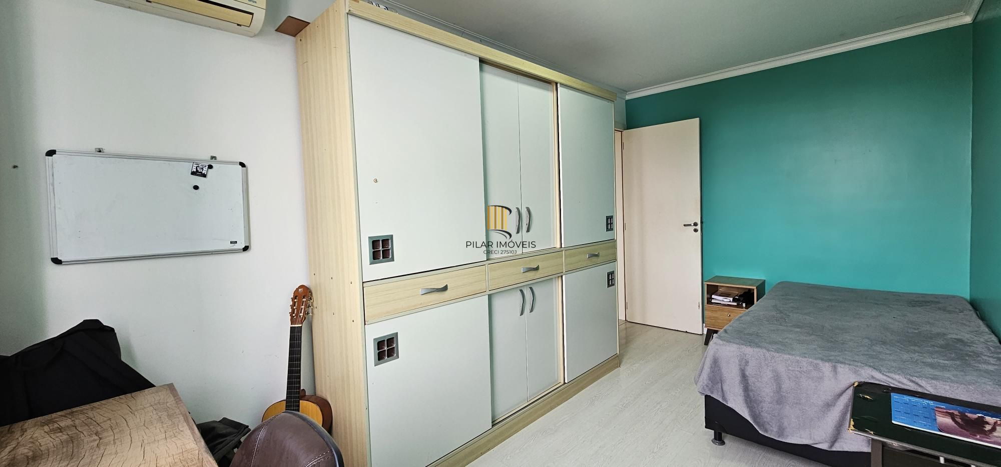 Casa 3 dormitórios no bairro Hípica