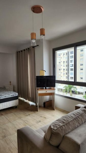 Studio em Porto Alegre, no bairro Tristeza, com 1 dormitório(s), e 1 banheiros, à venda.