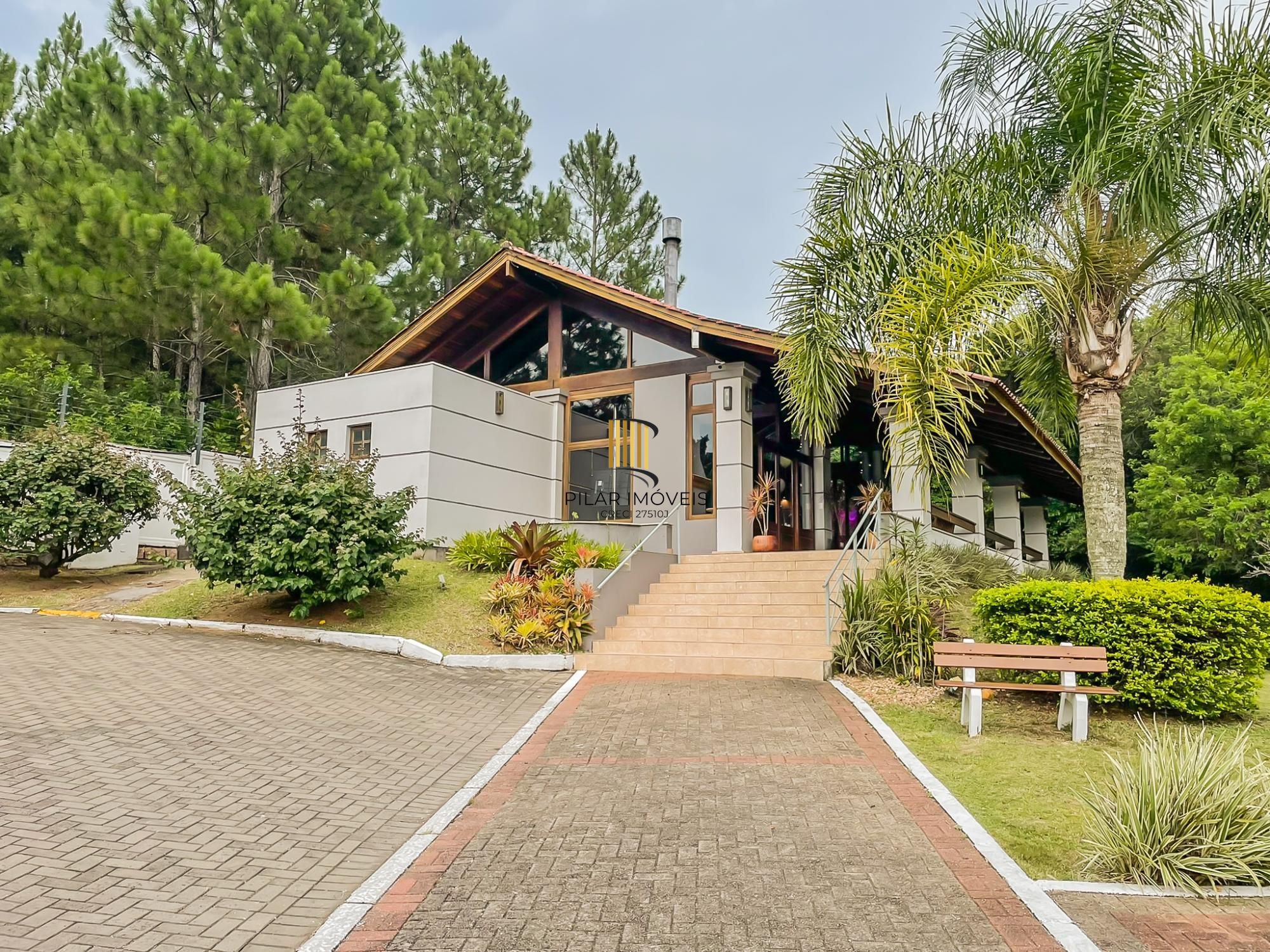 Casa 3 suítes com piscina em condomínio alto padrão na zona sul de Porto Alegre !